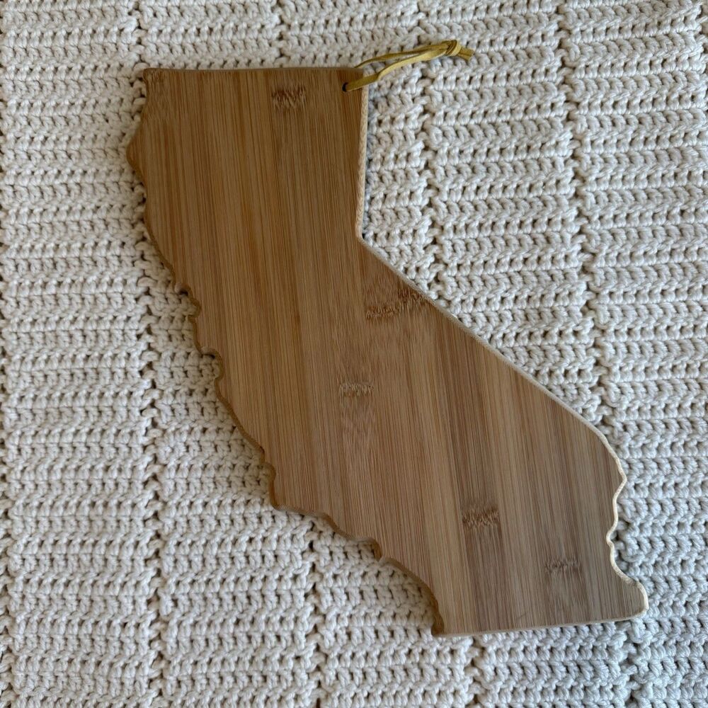 Totally Bamboo California 14-1/4" X 11" Light Wood Bamboo Cutting/Serving Board